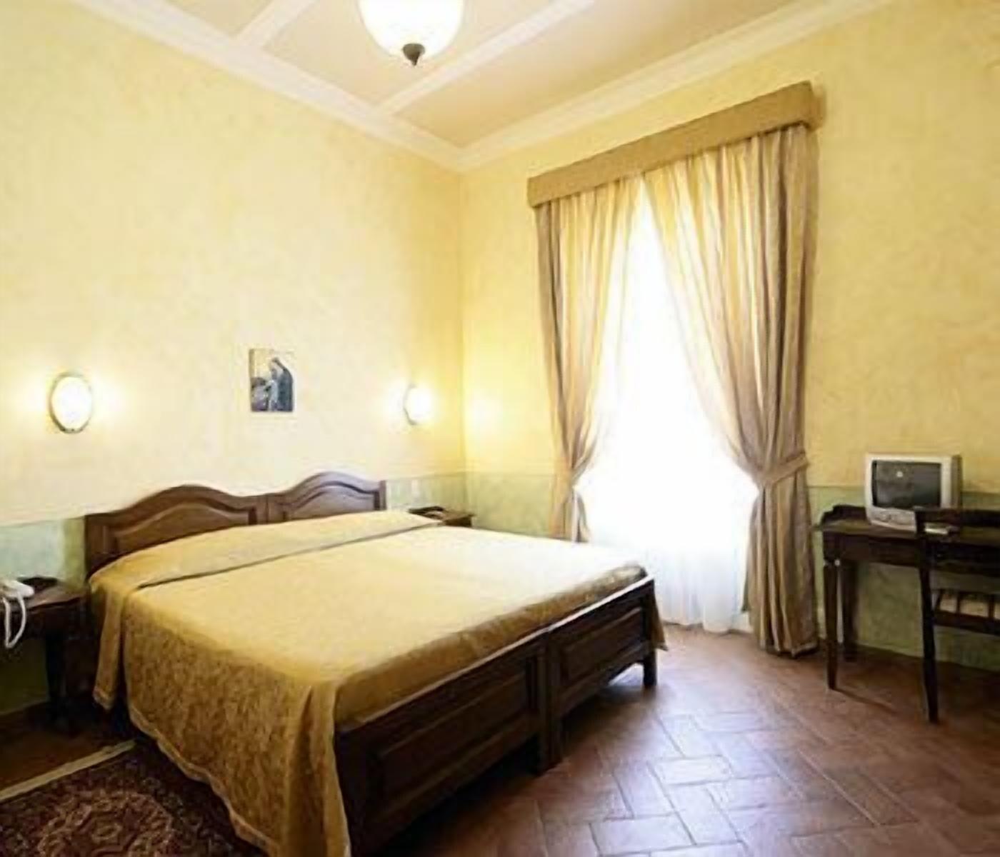 Hotel Oasi Neumann Кортона Экстерьер фото