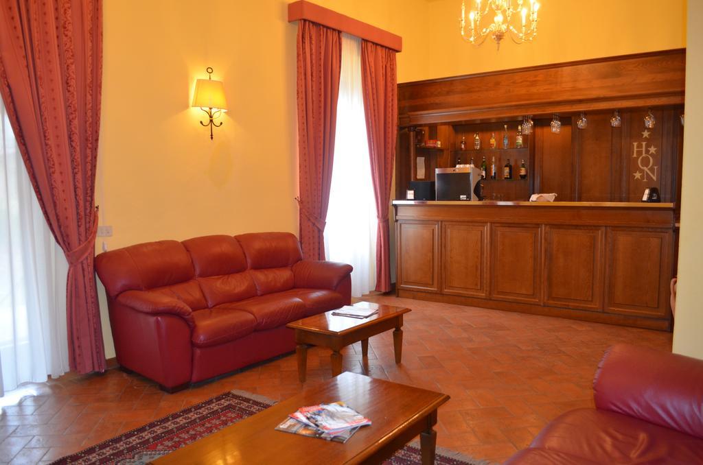 Hotel Oasi Neumann Кортона Экстерьер фото