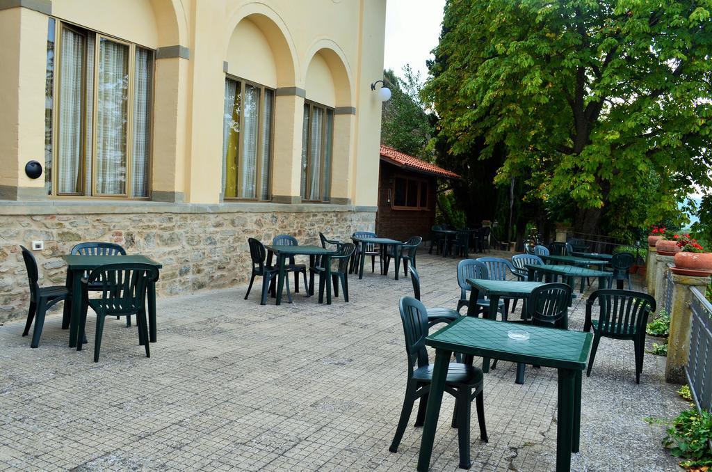 Hotel Oasi Neumann Кортона Экстерьер фото
