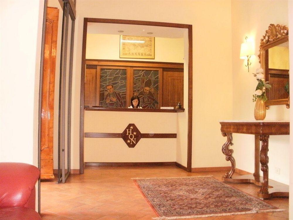 Hotel Oasi Neumann Кортона Экстерьер фото