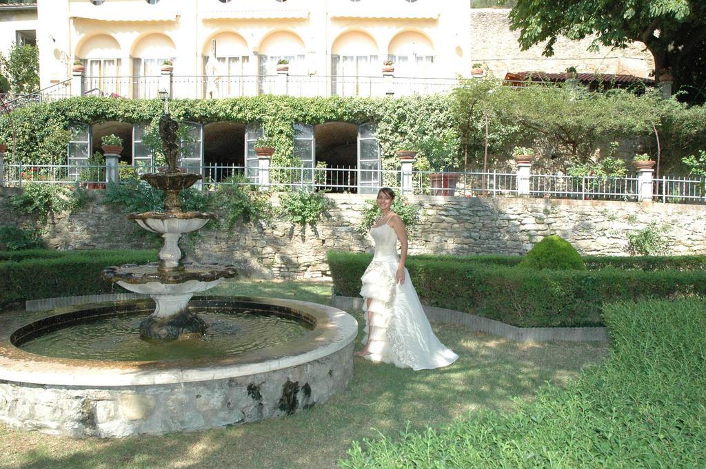 Hotel Oasi Neumann Кортона Экстерьер фото