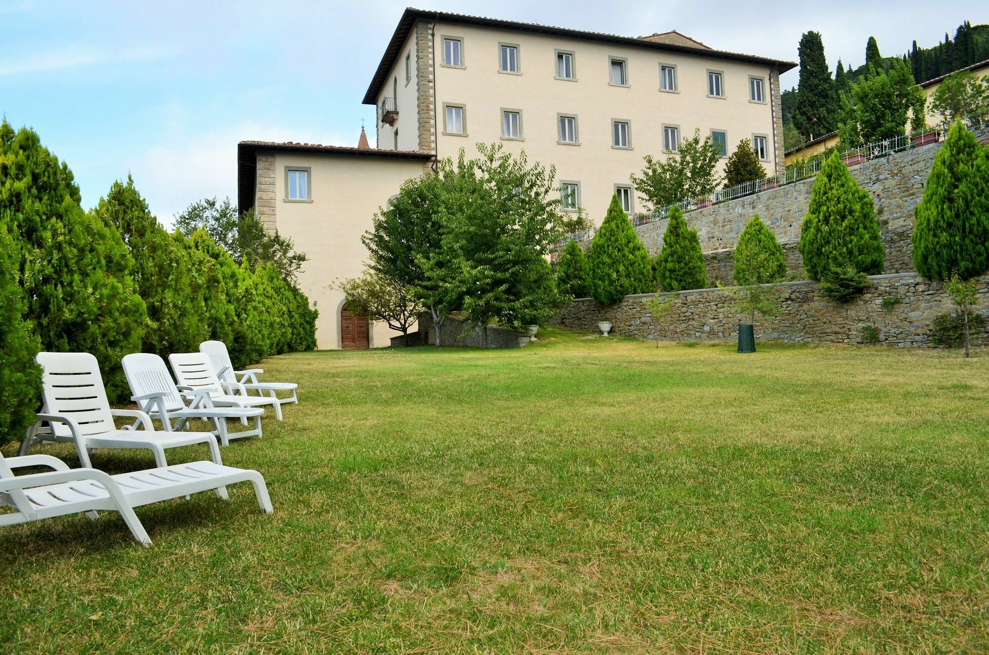 Hotel Oasi Neumann Кортона Экстерьер фото